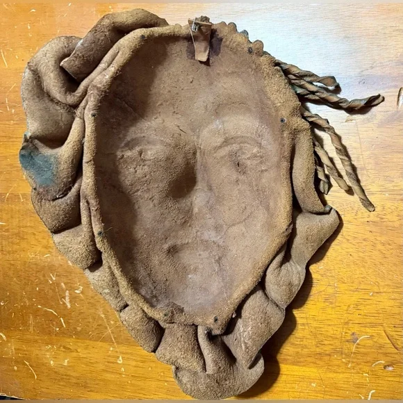 Handcrafted Leather Face mask with headwrap,showing a unique artistic style. - Picture 4 of 7